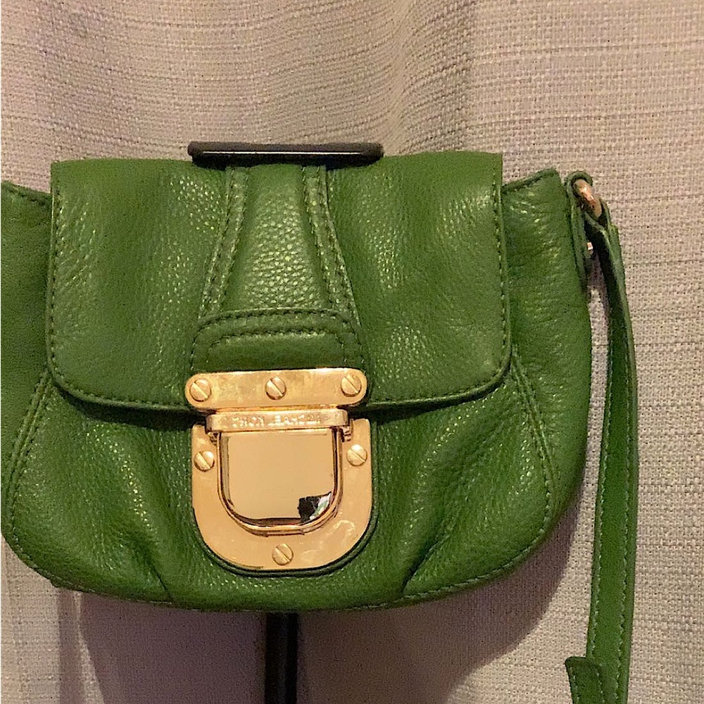 (SOLD)Michal kors green crossbody purse